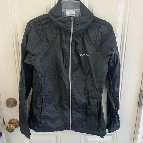Columbia Jackets & Blazers - Columbia Windbreaker Medium Women’s Balck Lightweight Jacket pockets hooded